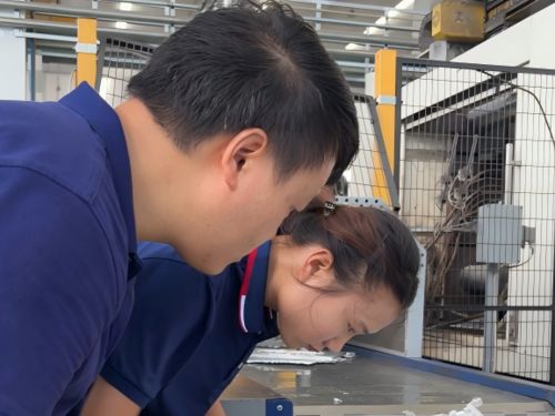 Últimos blogs de la empresa sobre Sweltering Heat Can’t Deter Enthusiasm: EMT’s 