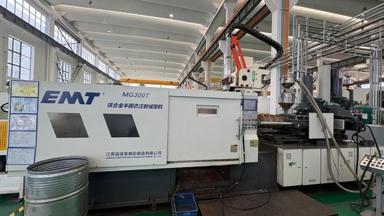 Un buen precio. PLC Control System Magnesium Alloy Die Casting Machine with 380V/50Hz Power and 550 KW Total Electric Capacity for Customized Production en línea